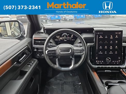 Used 2025 GMC Yukon XL Denali image 24