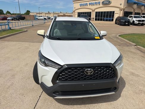 Used 2022 Toyota Corolla Cross LE image 15