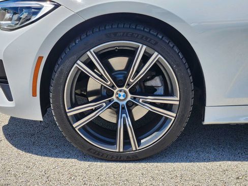 Used 2021 BMW 330i xDrive Sedan w/ Executive Package AWD/4WD image 9
