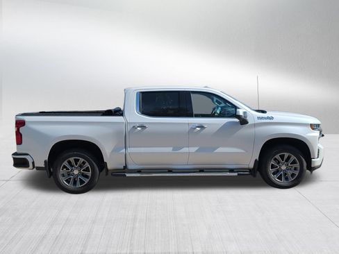 Used 2019 Chevrolet Silverado 1500 High Country w/ Technology Package AWD/4WD image 8