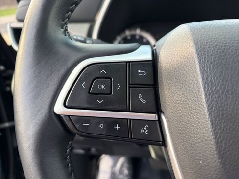 Used 2025 Toyota Highlander XLE AWD/4WD image 14