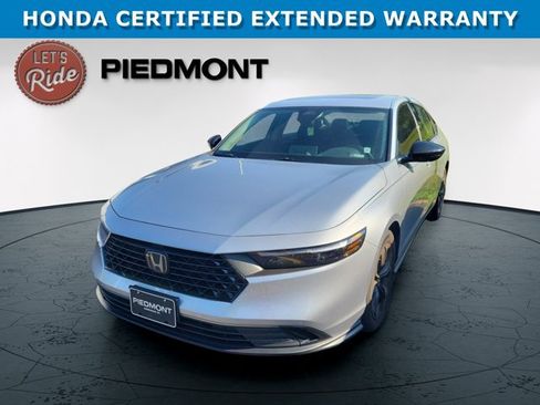 Used 2025 Honda Accord SE image 1