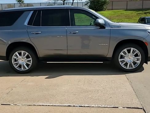Used 2022 Chevrolet Tahoe High Country AWD/4WD image 9