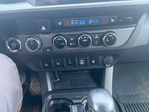 Used 2016 Toyota Tacoma 4x4 Double Cab image 22