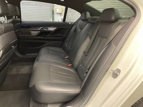Used 2021 BMW 740i w/ M Sport Package RWD image 23