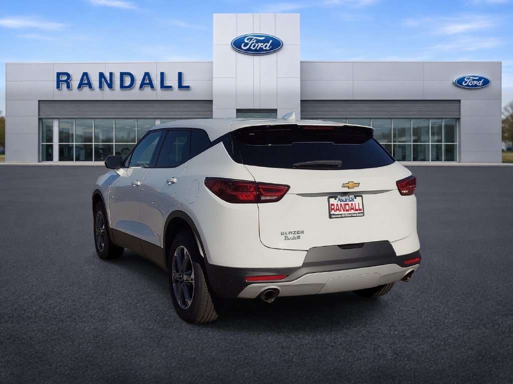 Used 2025 Chevrolet Blazer LT FWD image 4