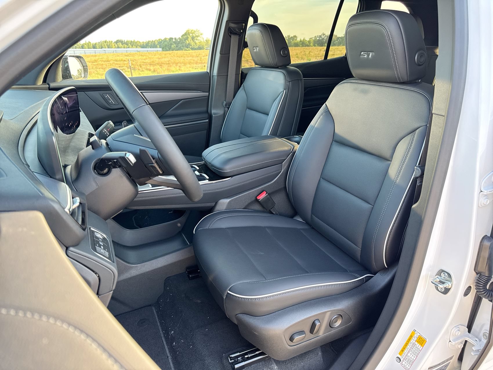 New 2027 Buick Enclave Sport Touring w/ Super Cruise Package FWD image 11