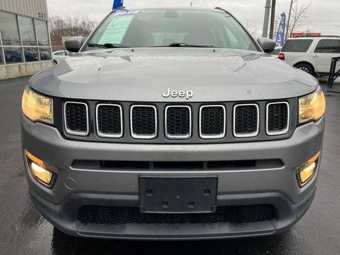 Used 2018 Jeep Compass Latitude w/ Popular Equipment Group AWD/4WD image 9