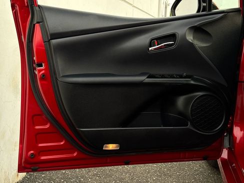 Certified 2019 Toyota Prius XLE AWD/4WD image 10