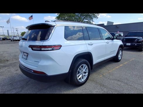 Used 2025 Jeep Grand Cherokee L Laredo AWD/4WD image 8