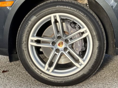 Used 2024 Porsche Macan image 27