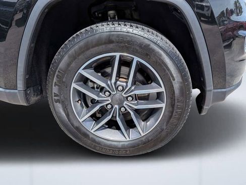 Used 2019 Jeep Grand Cherokee Limited w/ Luxury Group II image 10