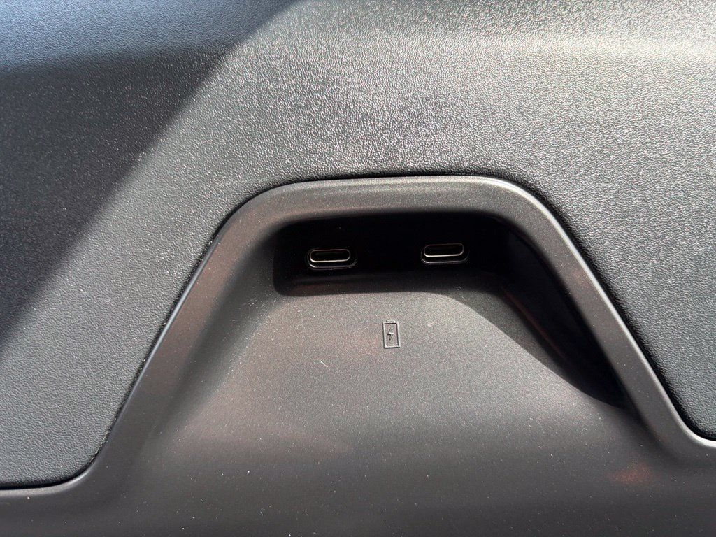 Used 2024 Lincoln Nautilus Reserve w/ Equipment Group 202A AWD/4WD image 15