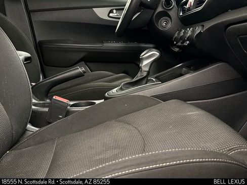Used 2020 Kia Forte LXS FWD image 31