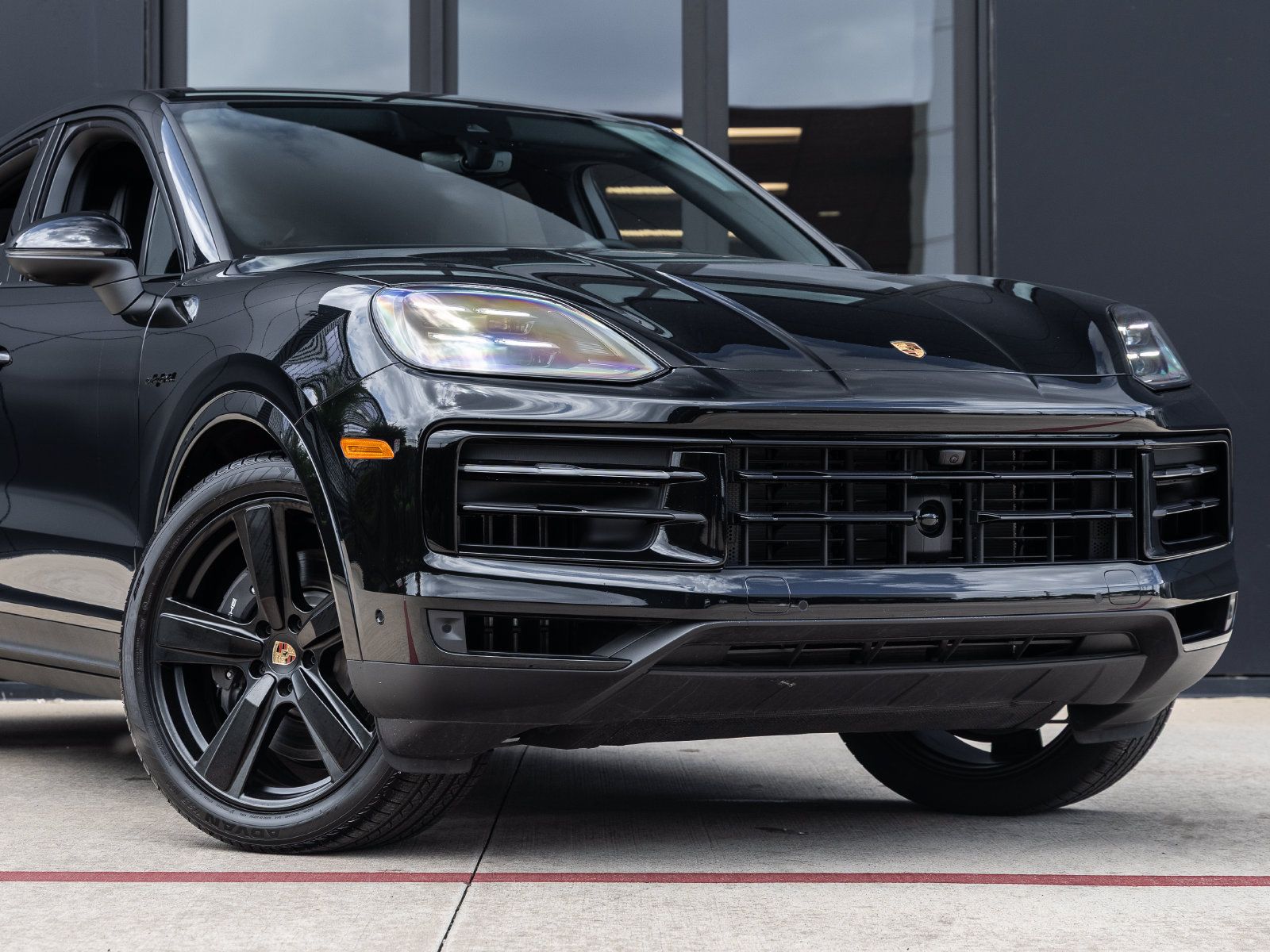 Certified 2025 Porsche Cayenne E-Hybrid Coupe AWD/4WD image 9