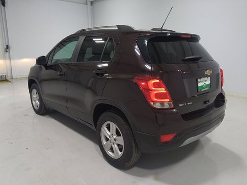 Used 2021 Chevrolet Trax LT w/ LT Convenience Package AWD/4WD image 5