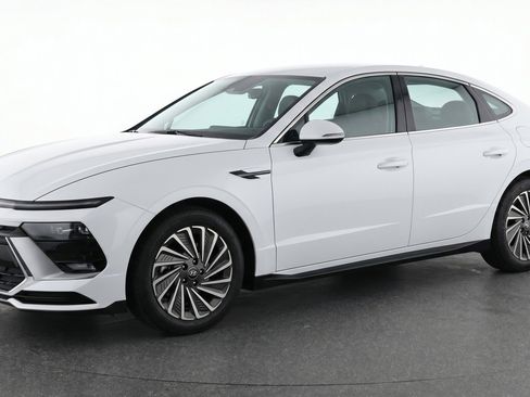 Used 2025 Hyundai Sonata SEL FWD image 3