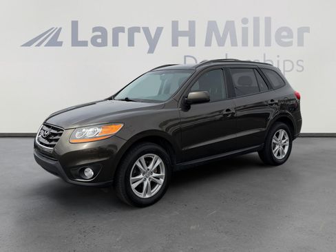 Used 2011 Hyundai Santa Fe SE image 1