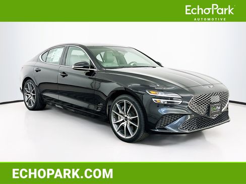 Used 2024 Genesis G70 2.5T image 1