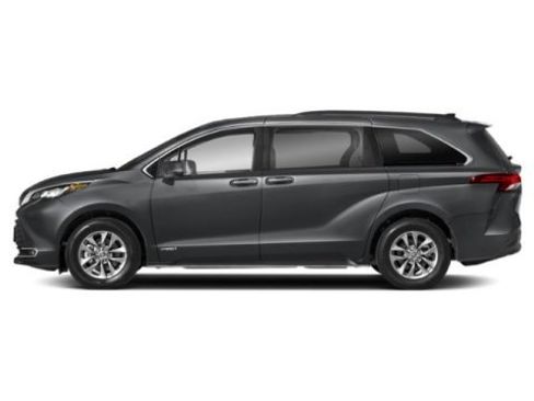 New 2025 Toyota Sienna XLE image 3