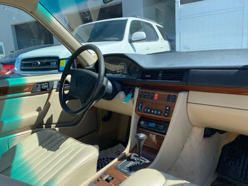 Used 1995 Mercedes-Benz E 320 Wagon image 8