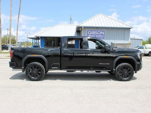 Used 2025 GMC Sierra 2500 AT4 w/ AT4 Premium Plus Package image 14