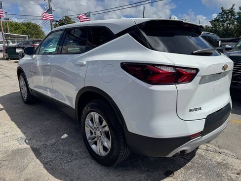 Used 2021 Chevrolet Blazer LT FWD image 2