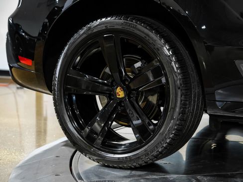 Used 2024 Porsche Macan image 58