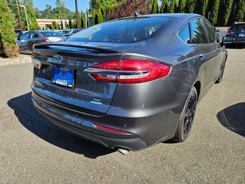 Used 2019 Ford Fusion SE w/ Equipment Group 151A FWD image 5