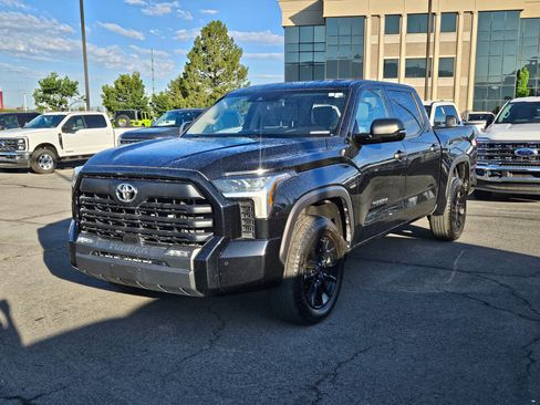 Used 2024 Toyota Tundra SR5 w/ SR5 Convenience Package AWD/4WD image 10