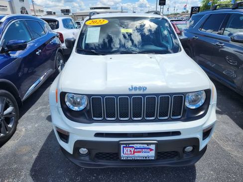 Used 2022 Jeep Renegade Latitude w/ Convenience Group AWD/4WD image 2