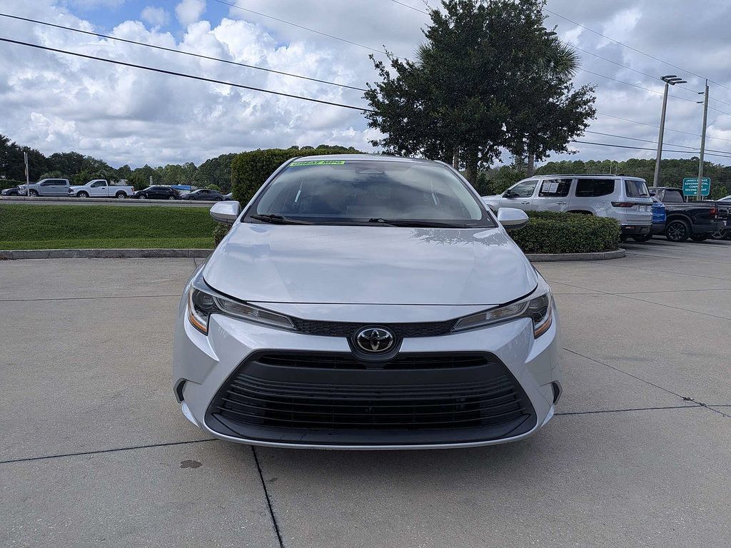 Used 2023 Toyota Corolla LE FWD image 9