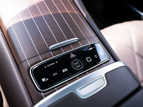 Used 2024 Mercedes-Benz Maybach EQS 680 4MATIC image 40