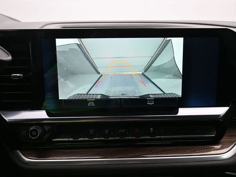 Used 2024 Chevrolet Silverado 2500 LT image 18