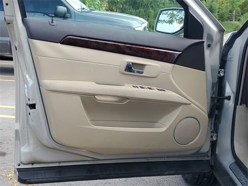 Used 2007 Cadillac SRX image 10