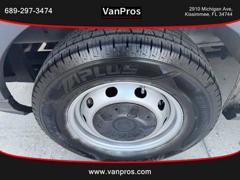 Used 2018 Ford Transit 250 148 Medium Roof RWD image 17