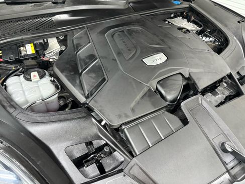 Used 2019 Porsche Cayenne AWD/4WD image 49
