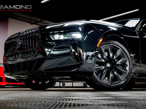 Used 2023 BMW i7 xDrive60 image 8