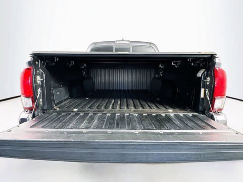 Used 2018 Toyota Tacoma SR w/ SR Convenience Package image 19