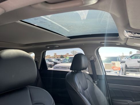Certified 2023 Kia Sorento SX image 17