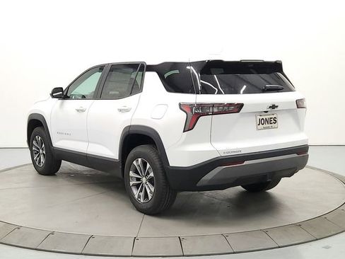 New 2026 Chevrolet Equinox LT w/ Convenience Package II FWD image 5