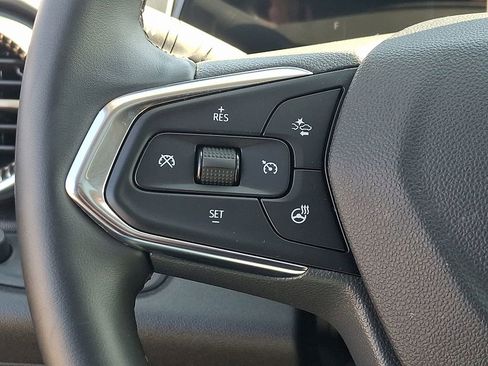 Used 2025 Chevrolet Trax ACTIV w/ Sunroof Package image 21