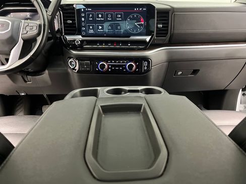 Used 2025 GMC Sierra 1500 SLT AWD/4WD image 37