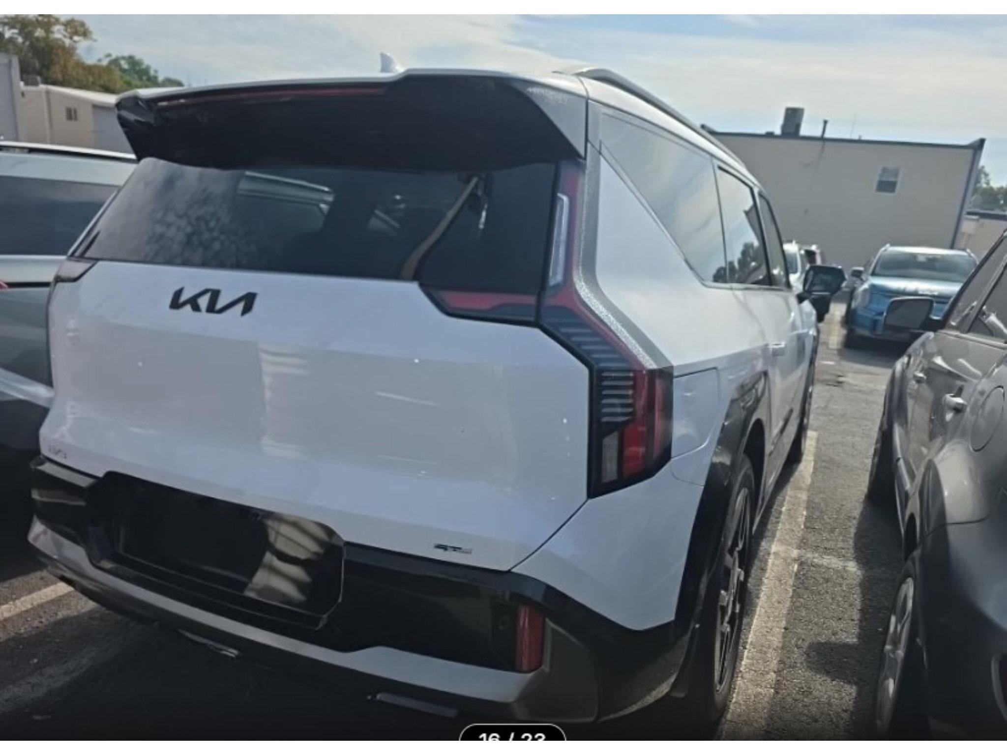 Used 2025 Kia EV9 GT-Line AWD/4WD image 3