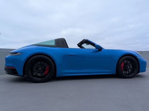 Certified 2022 Porsche 911 Targa 4 GTS AWD/4WD image 24