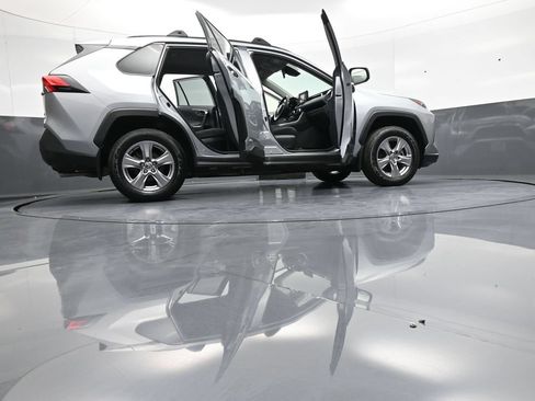 Used 2022 Toyota RAV4 LE AWD/4WD image 47