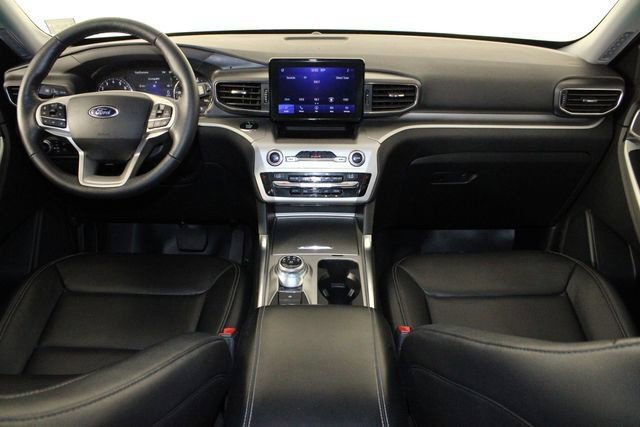 Used 2021 Ford Explorer XLT w/ Equipment Group 202A AWD/4WD image 36
