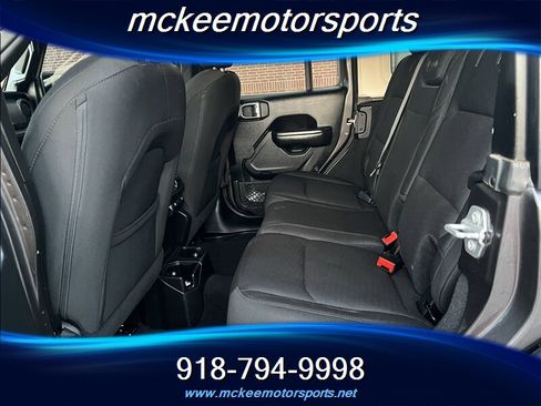 Used 2018 Jeep Wrangler Unlimited Sport S AWD/4WD image 6