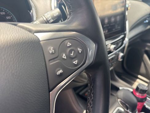 Used 2023 Chevrolet Traverse LT FWD image 15
