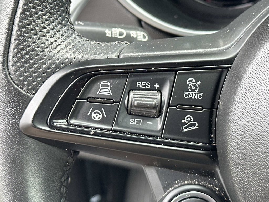 Used 2025 Alfa Romeo Stelvio Sprint w/ Veloce Package AWD/4WD image 30